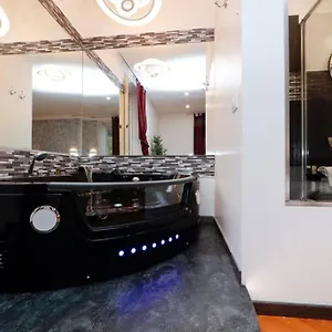 Apartment Black Enchanting Jacuzzi Trastevere - Collection